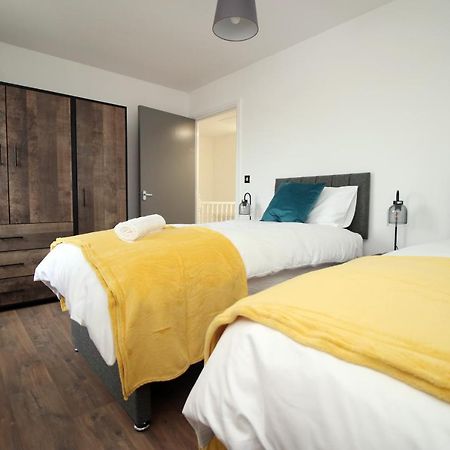 Delft - Spacious Home, High Speed Wi-Fi, Free Parking, Terrace Swindon Eksteriør billede