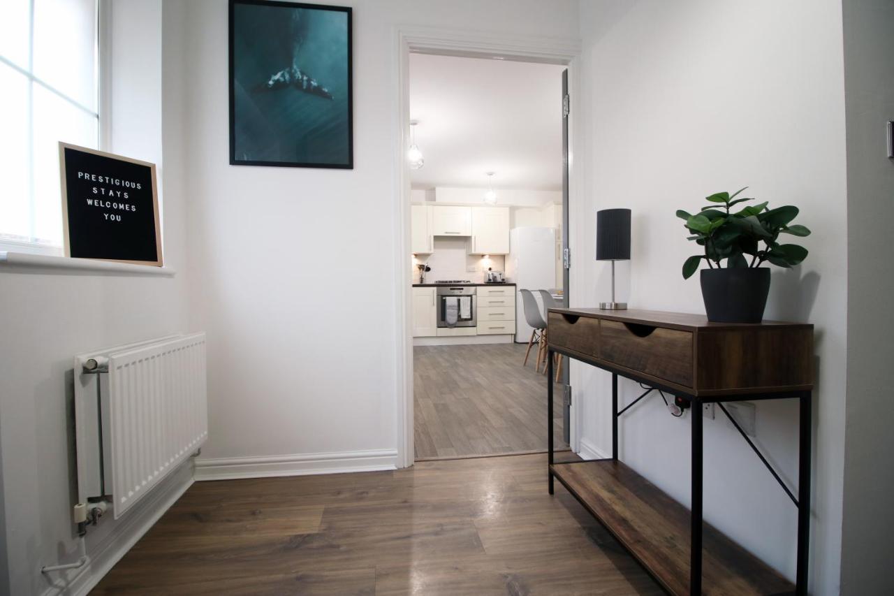 Delft - Spacious Home, High Speed Wi-Fi, Free Parking, Terrace Swindon Eksteriør billede