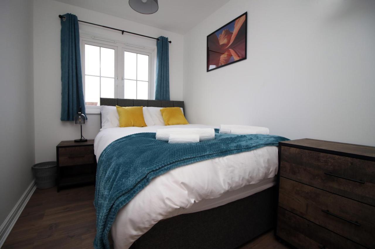 Delft - Spacious Home, High Speed Wi-Fi, Free Parking, Terrace Swindon Eksteriør billede