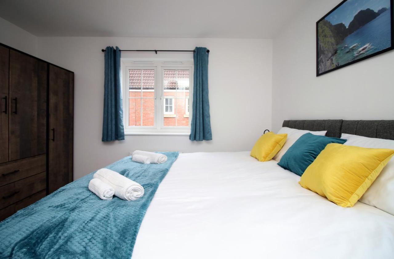 Delft - Spacious Home, High Speed Wi-Fi, Free Parking, Terrace Swindon Eksteriør billede