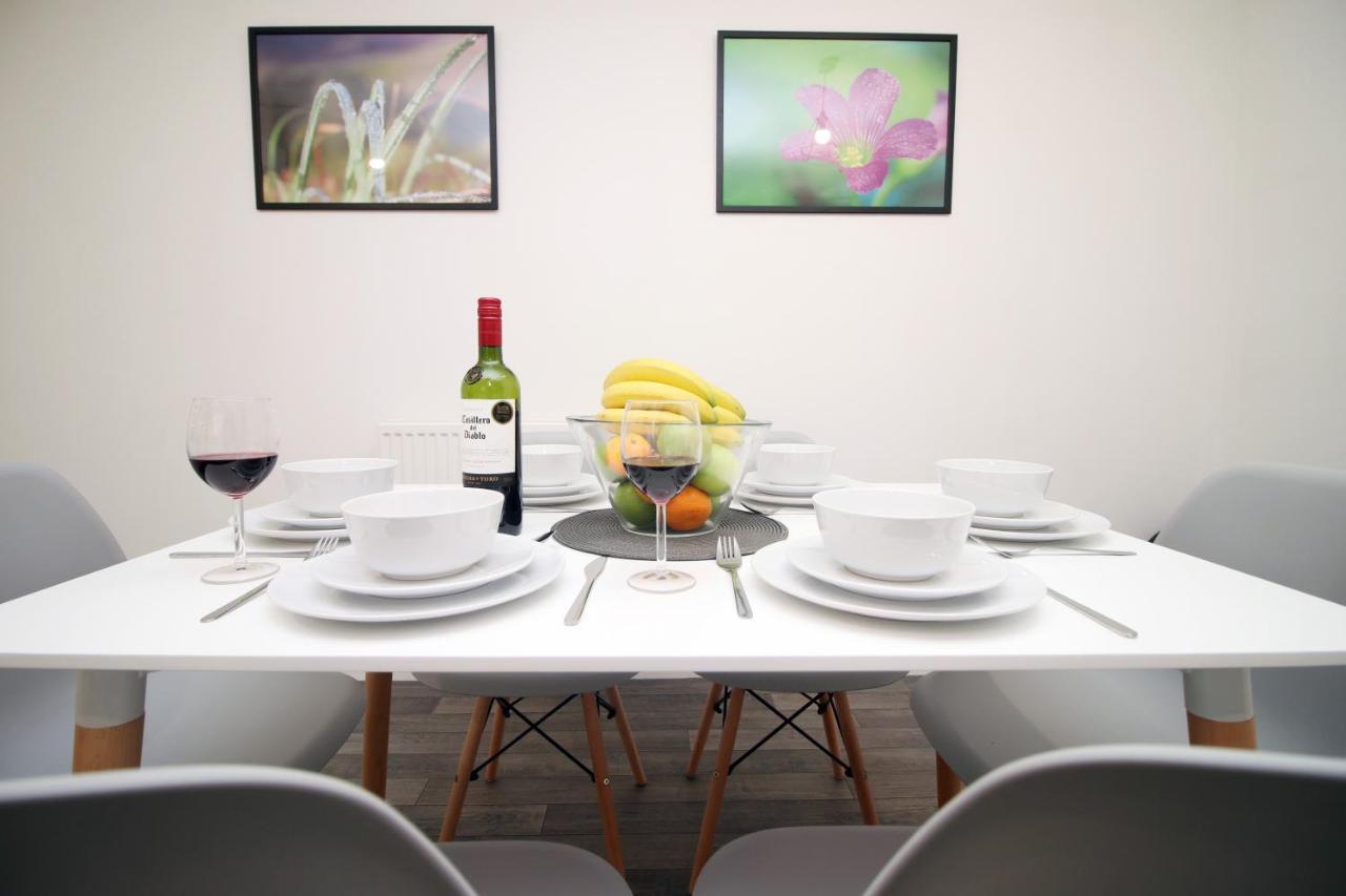 Delft - Spacious Home, High Speed Wi-Fi, Free Parking, Terrace Swindon Eksteriør billede