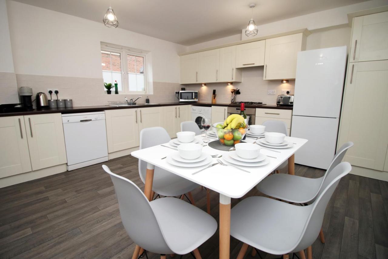 Delft - Spacious Home, High Speed Wi-Fi, Free Parking, Terrace Swindon Eksteriør billede