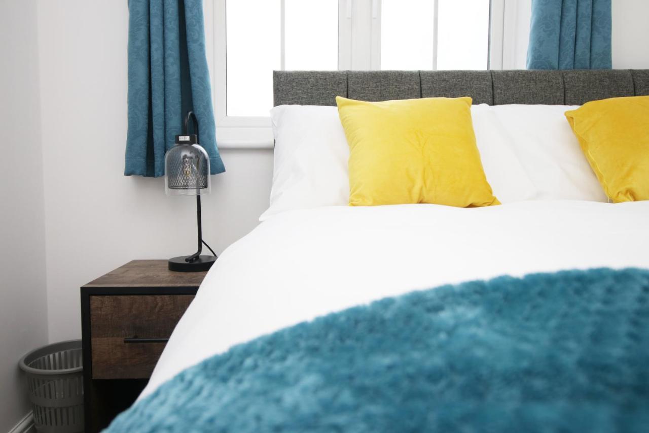 Delft - Spacious Home, High Speed Wi-Fi, Free Parking, Terrace Swindon Eksteriør billede