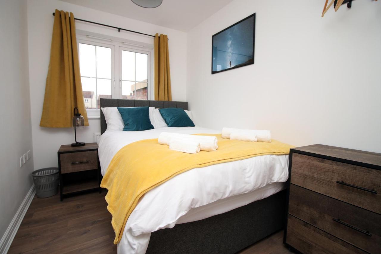 Delft - Spacious Home, High Speed Wi-Fi, Free Parking, Terrace Swindon Eksteriør billede